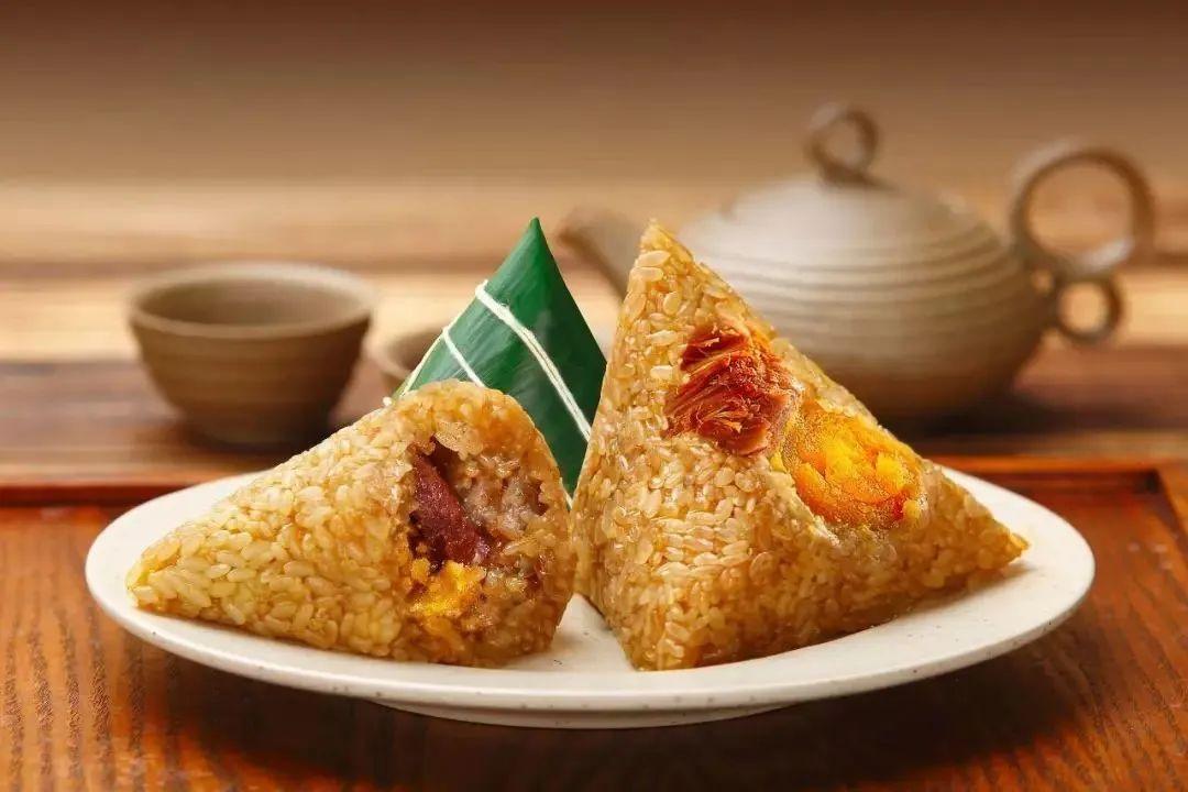 南方咸粽子北方甜粽子在中国,粽子作为端午美食界的扛把子,几乎每年