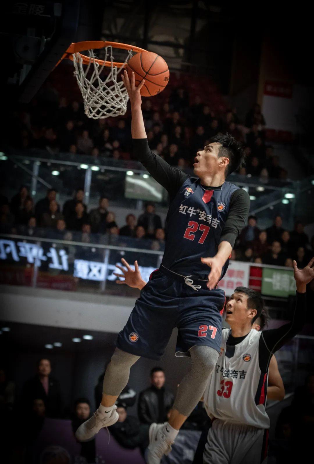 更进一步充满遗憾的过往才是青春登上大学篮球最高殿堂的刘健已经证明