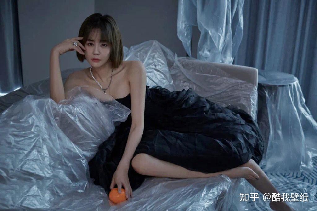 在最新一期男人装的采访中海陆提到,这些年拍过不少角色,而《还珠格格