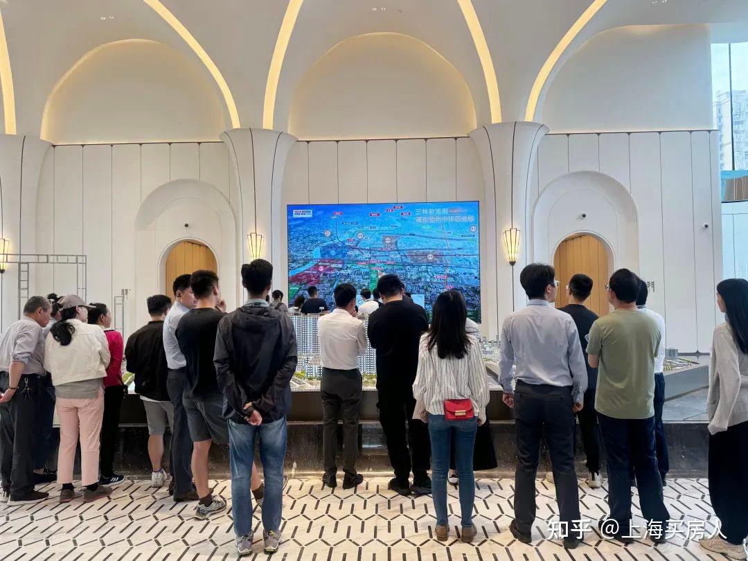 上海楼市 一"千人摇"新盘!日清盘!