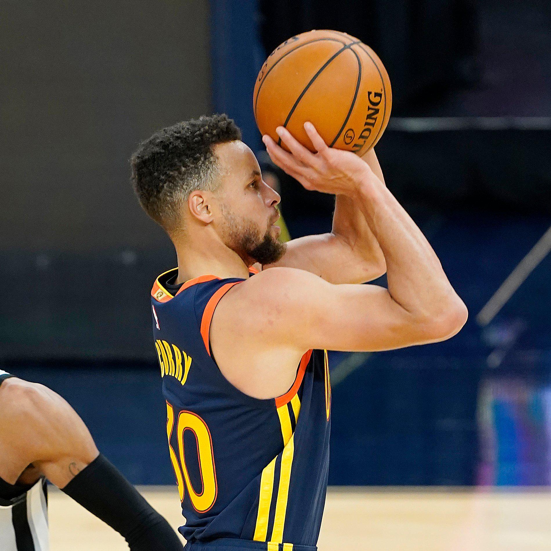 懂球女王库里三分历史第二只需一年超越他就是第一