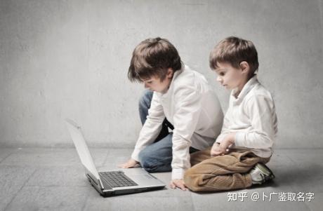 大气响亮的男孩名字(2021年沉稳大气的男孩名字，个个经典，文学涵养十足)