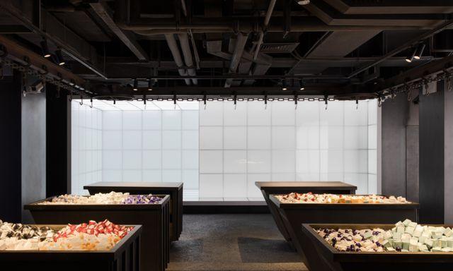 突破传统思维的harmay话梅零售业实体店