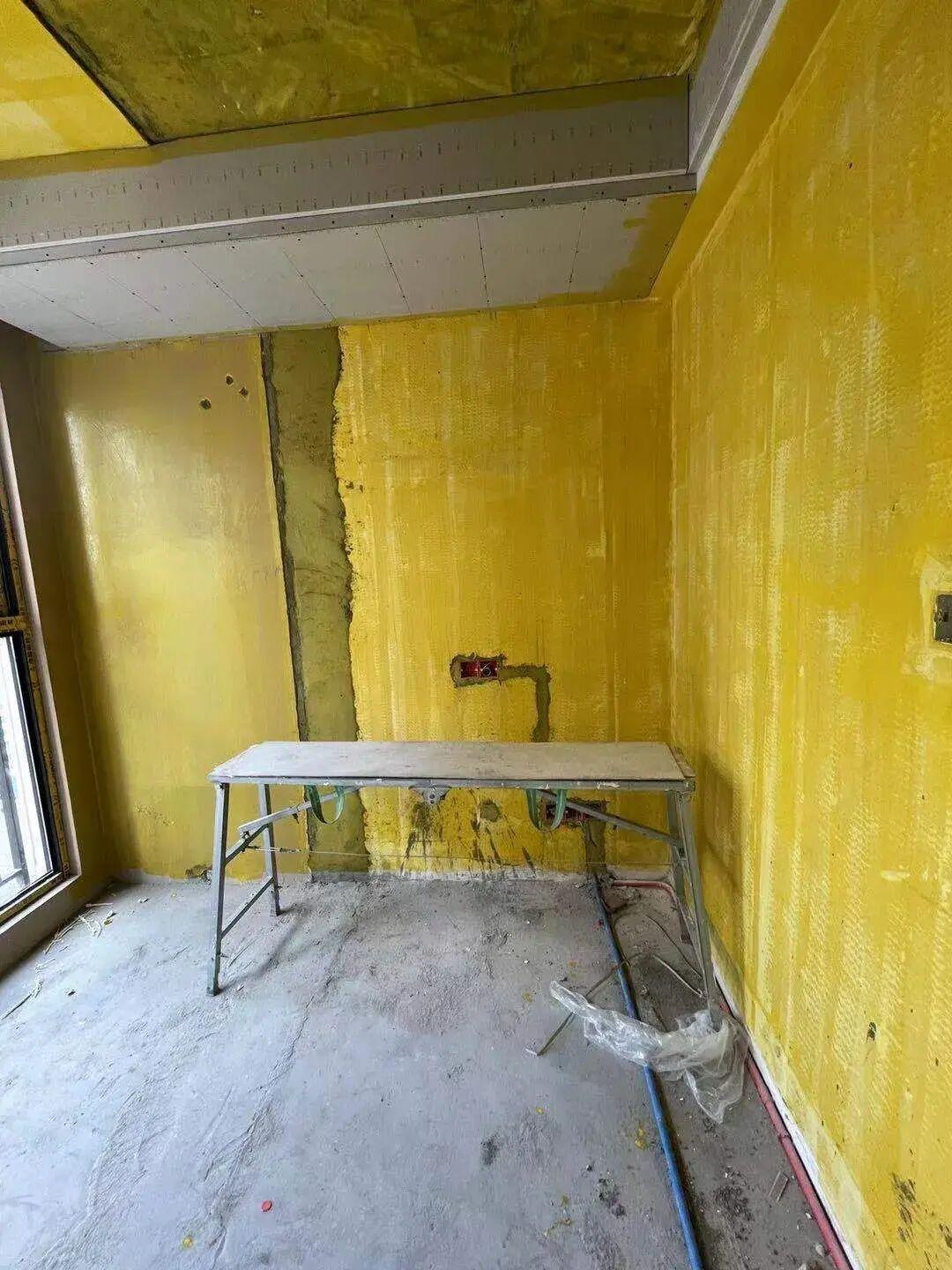 我们的建议是刷,毕竟还能起到防潮的作用,腻子与墙面也更加贴合.