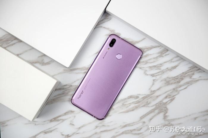 小米8和荣耀play哪个更值得买?