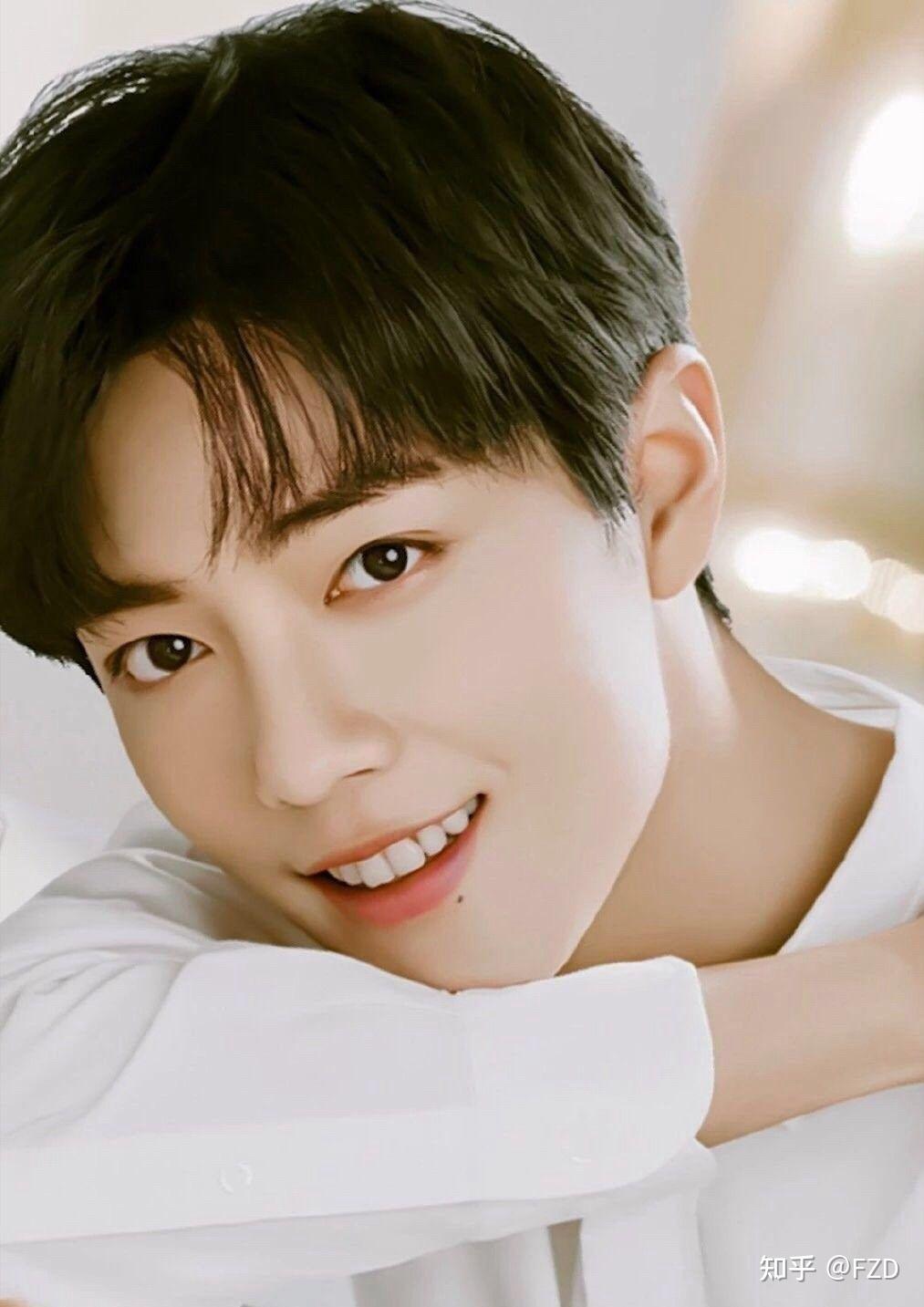你们觉得哪个男明星笑容吸引你了? - 知乎