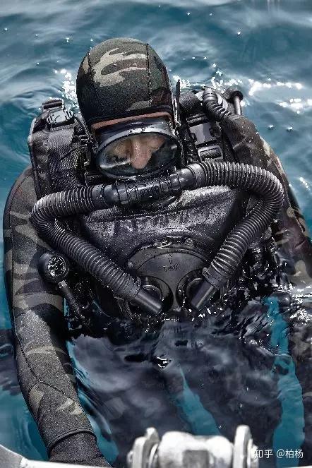 全球顶级军用潜水装备 法国aqua Lung 军用潜水装备 附视频 知乎