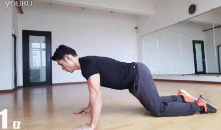 这几个动作教你轻松练出迷人胸肌男人一定要看