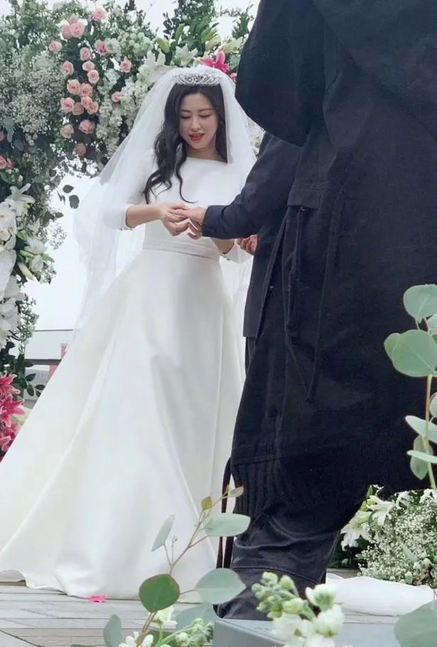 朱珠结婚现场曝光曾留学美国蝉联八次全球最美的她到底有何魅力