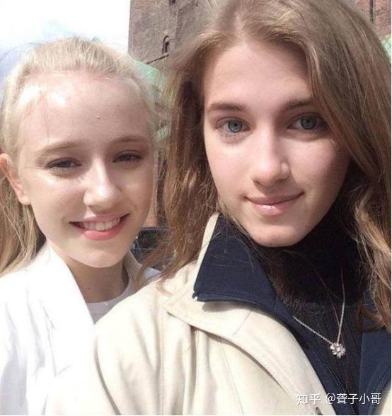 14岁就走红的丹麦天使如今恋爱了男朋友颜值令人无语