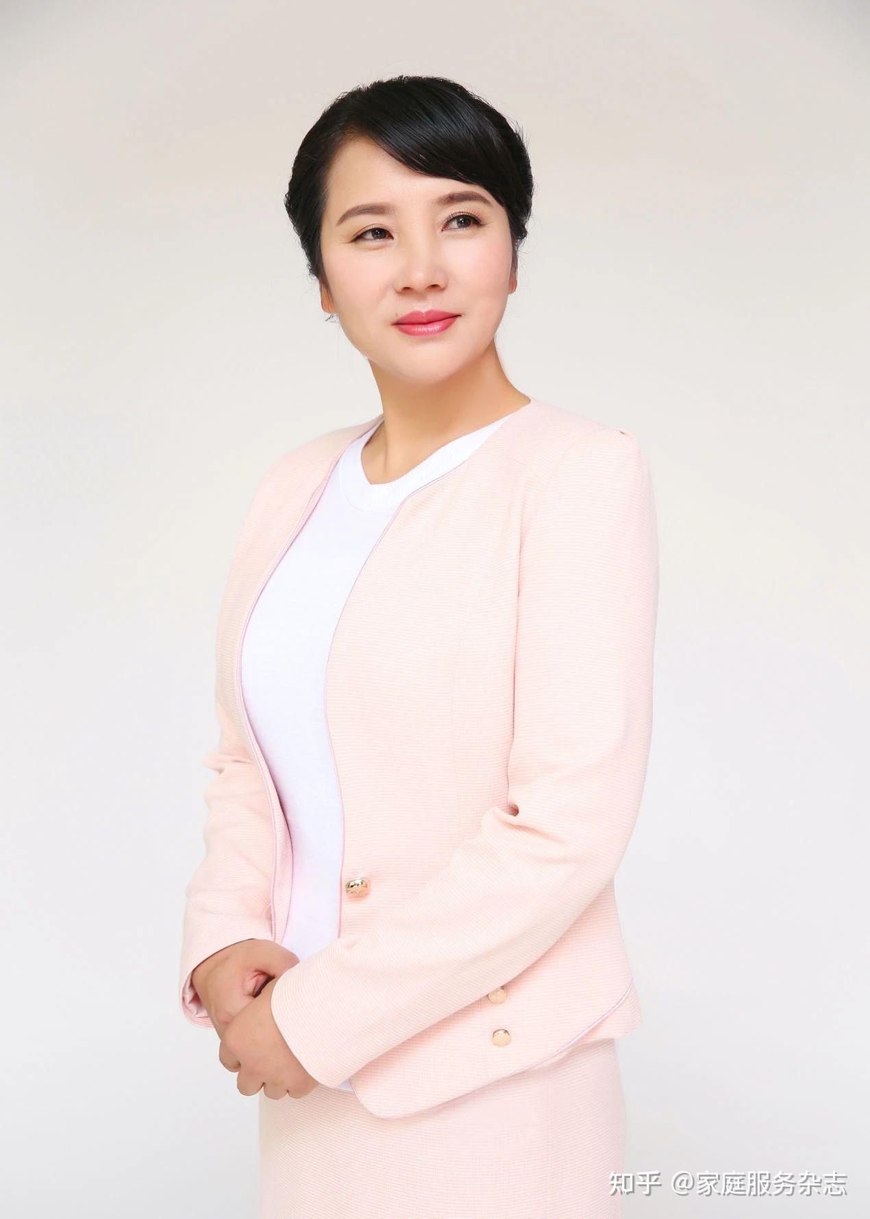 周晓华将家政大爱传递给千家万户