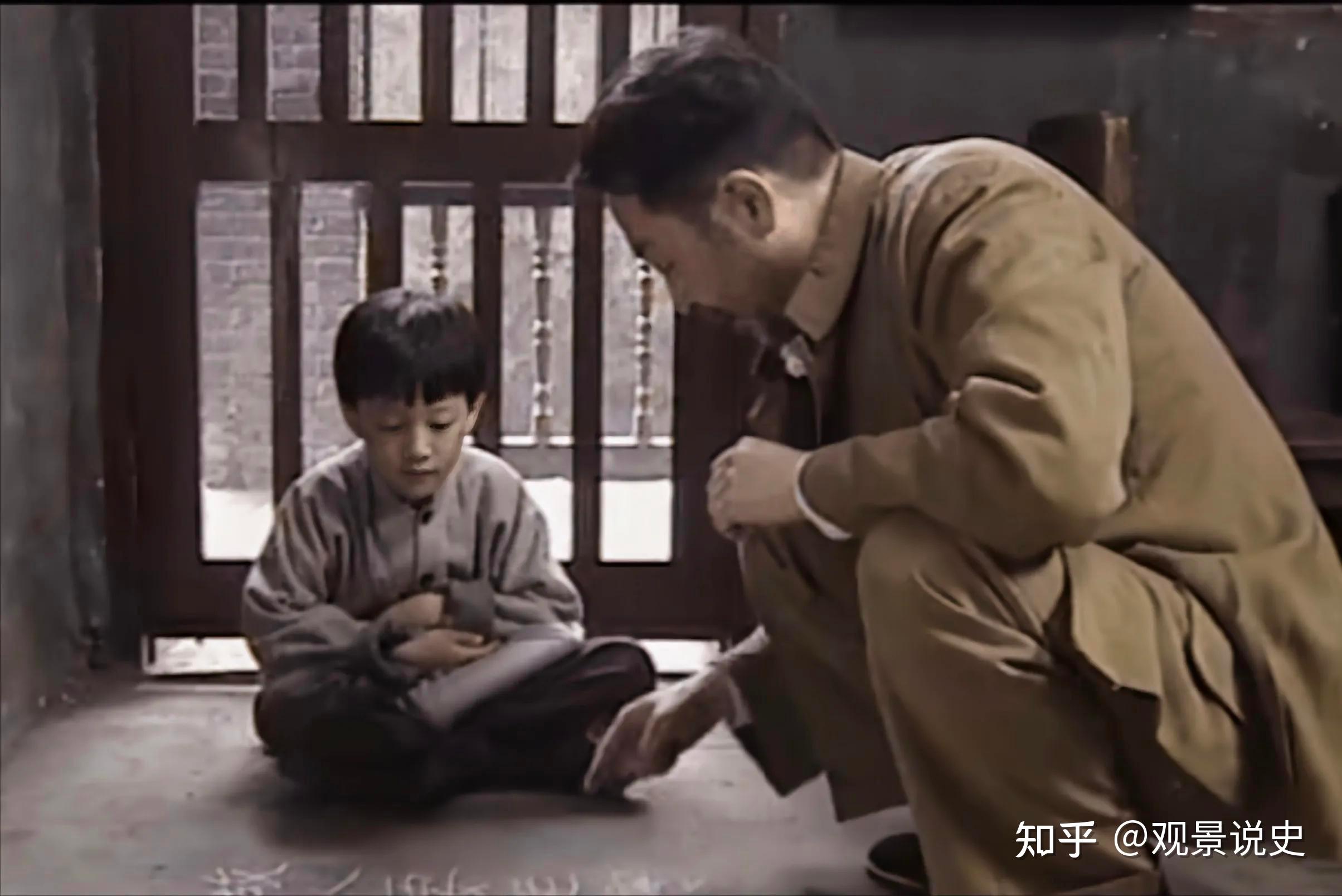 小萝卜头的遗骸被发现时，小手紧紧攥着的东西，让现场悲声四起 - 知乎