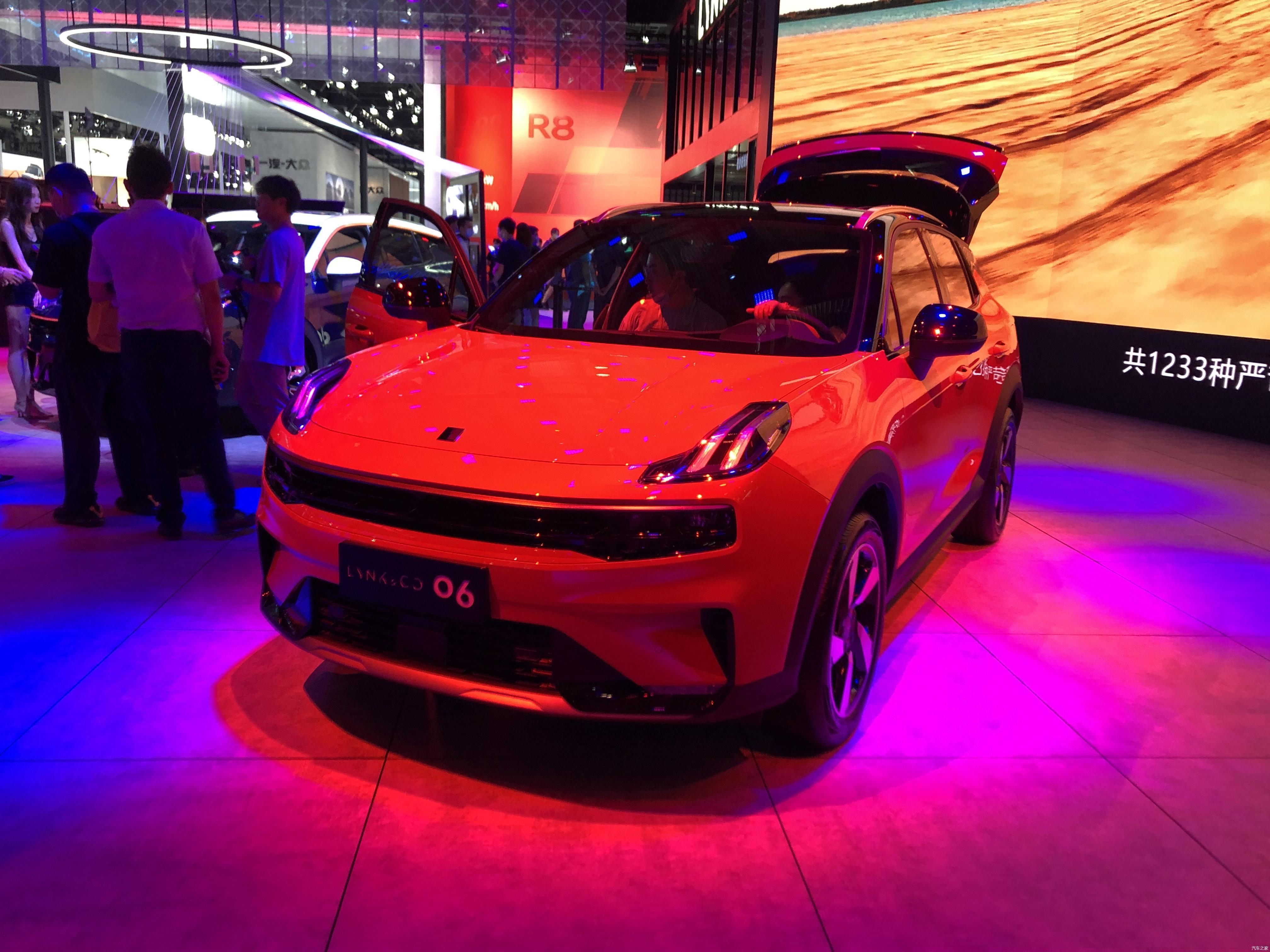 2020年成都车展实拍领克06预售1206万元起