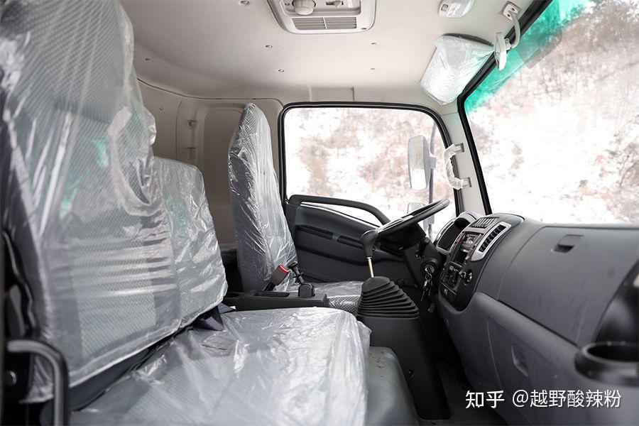 东风军车老型号称为eq240,东风长头单排驾驶室,6*6越野汽车,东风