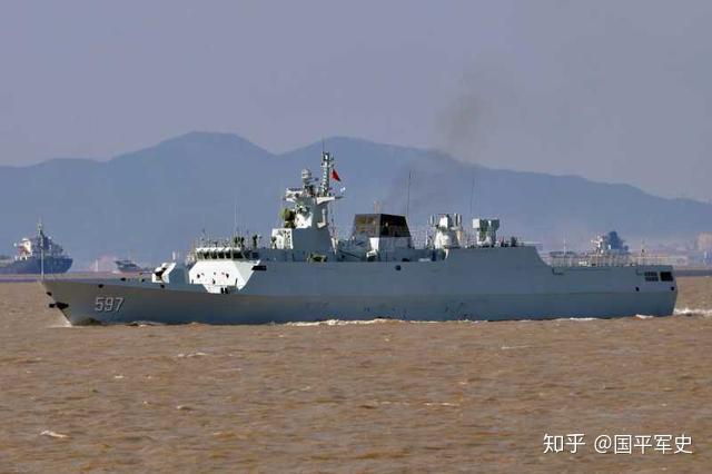 056型护卫舰上的海红旗10近程防空导弹