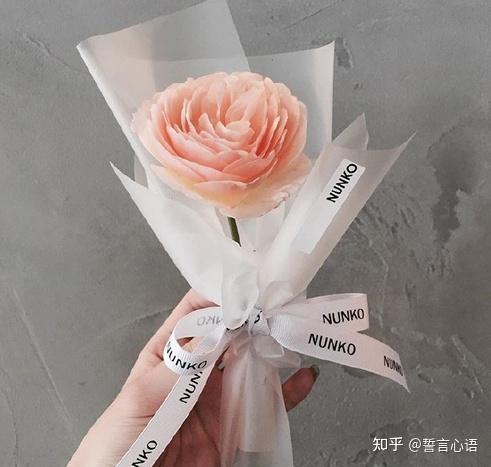 抖音配文必火霸气(抖音配文必火文案，赶快收藏吧！)