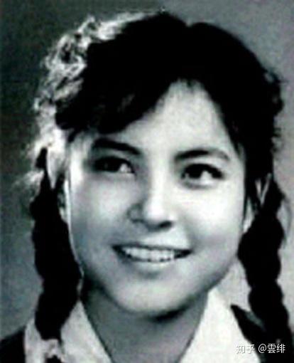 莫梓江和同厂女演员胡琳琳1969年结婚,胡琳琳曾任珠江电影制片厂演员