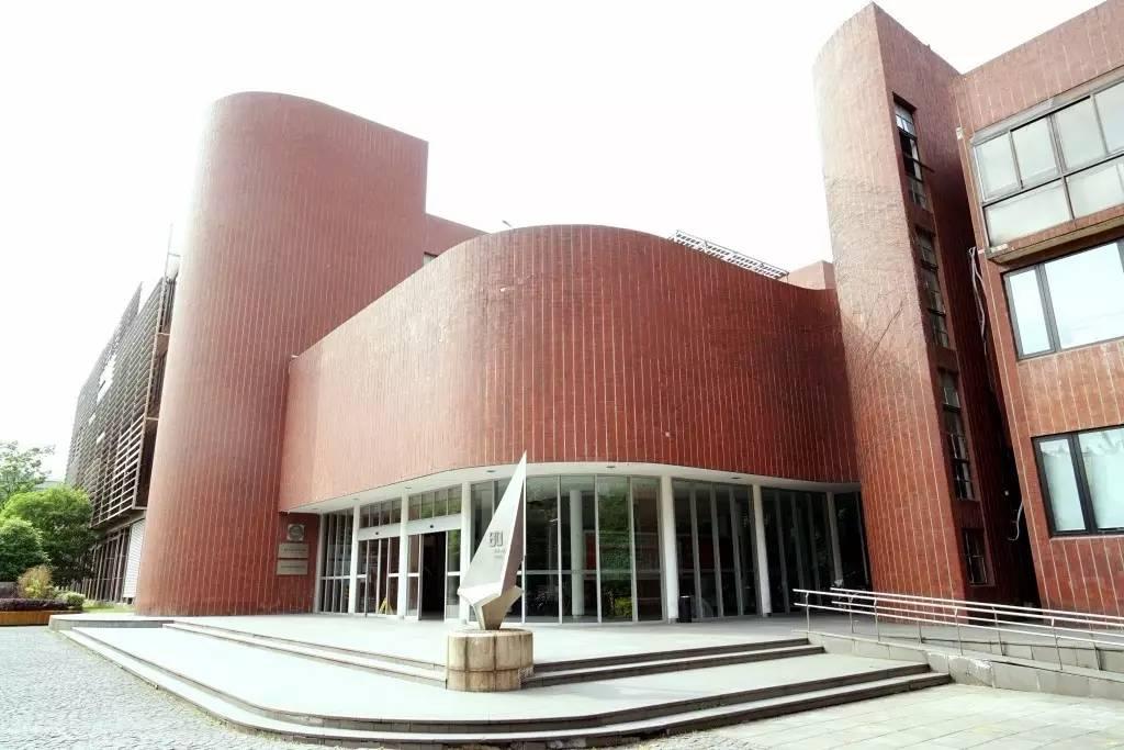 同济大学2021年转专业建筑学他述篇2