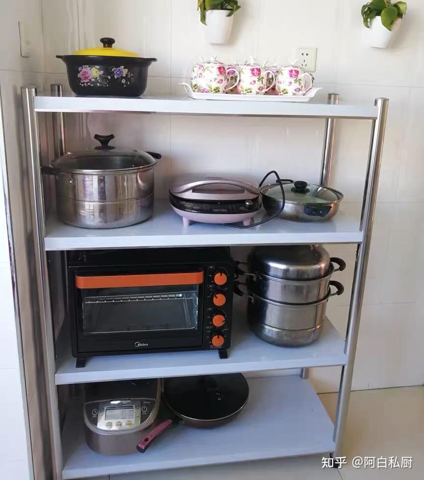 小厨房里的各种锅碗瓢盆应该怎么收纳腾出大空间什么样的置物架能摆放
