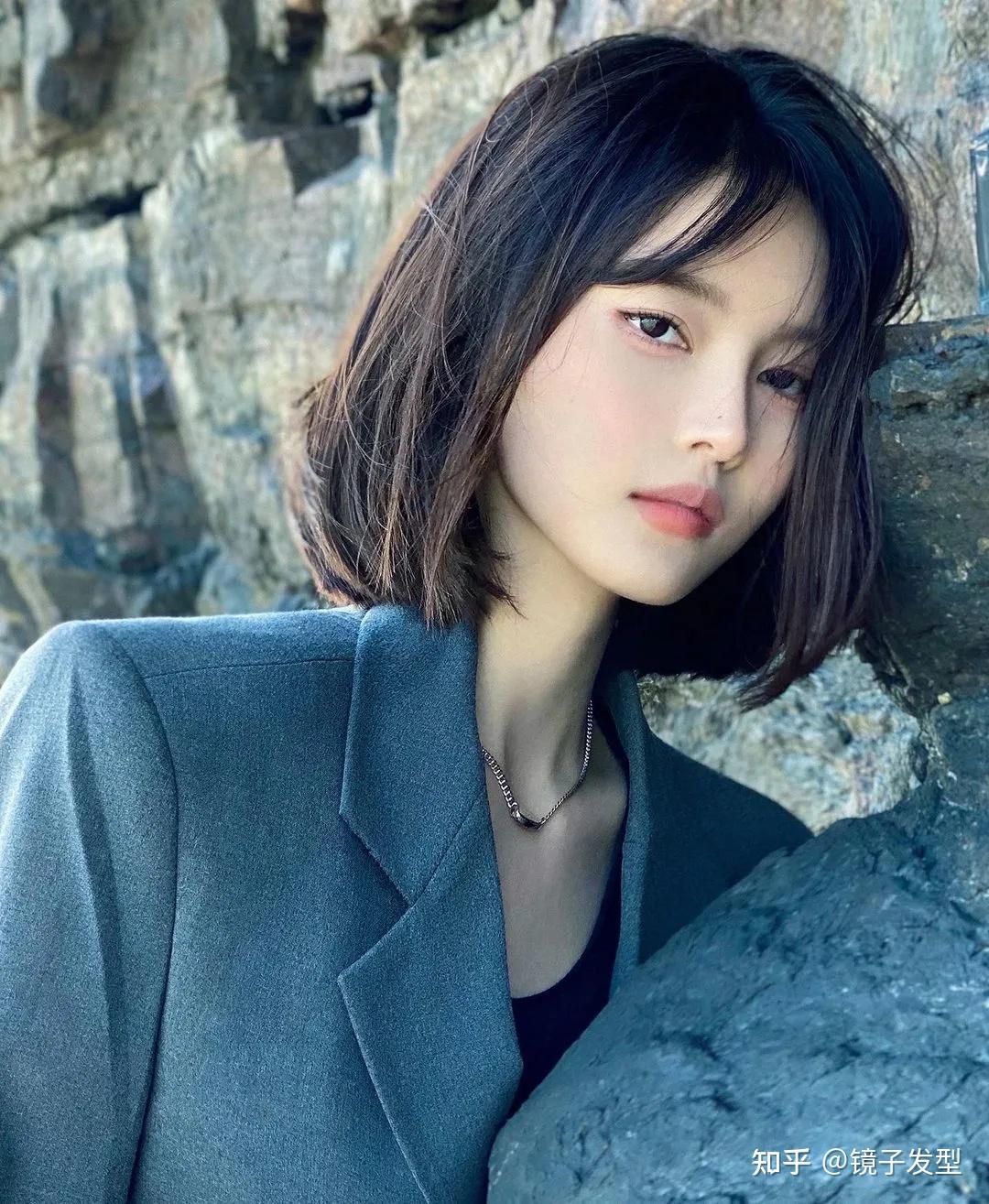 内扣短发发型显年轻好打理看着真时尚