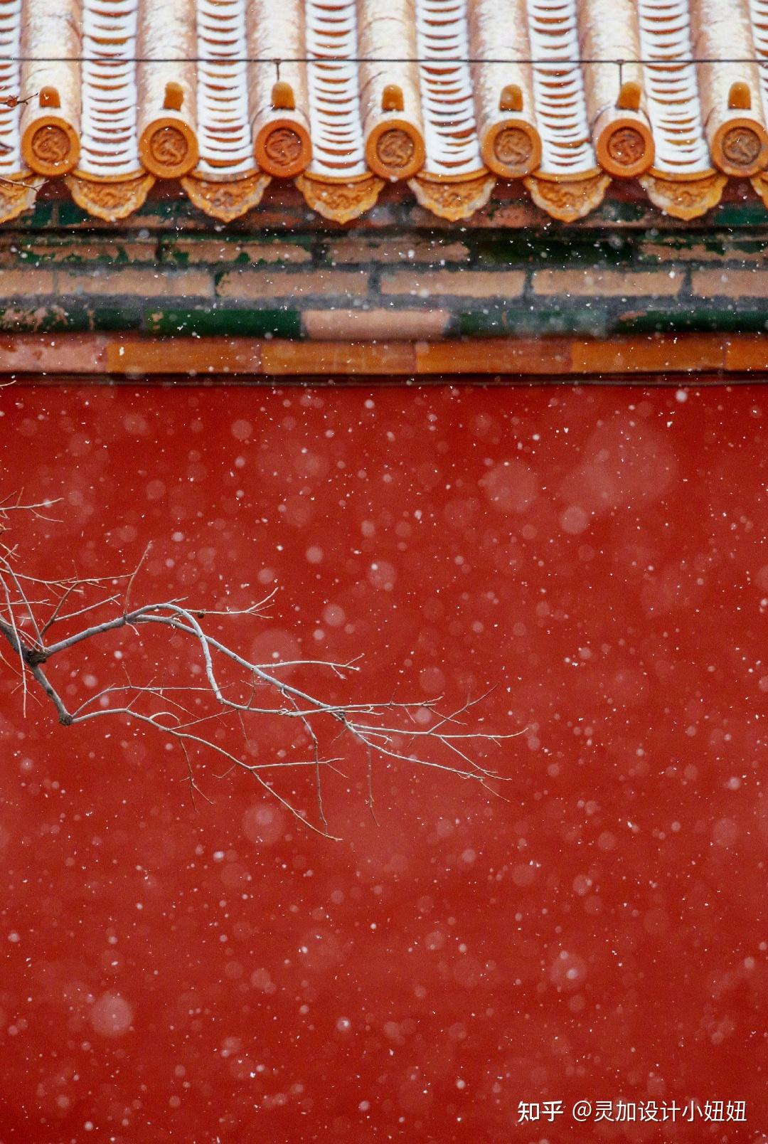 娇嫩的榴红,深沉的枣红,华贵的朱砂红,朴拙的陶土红,沧桑的铁锈红