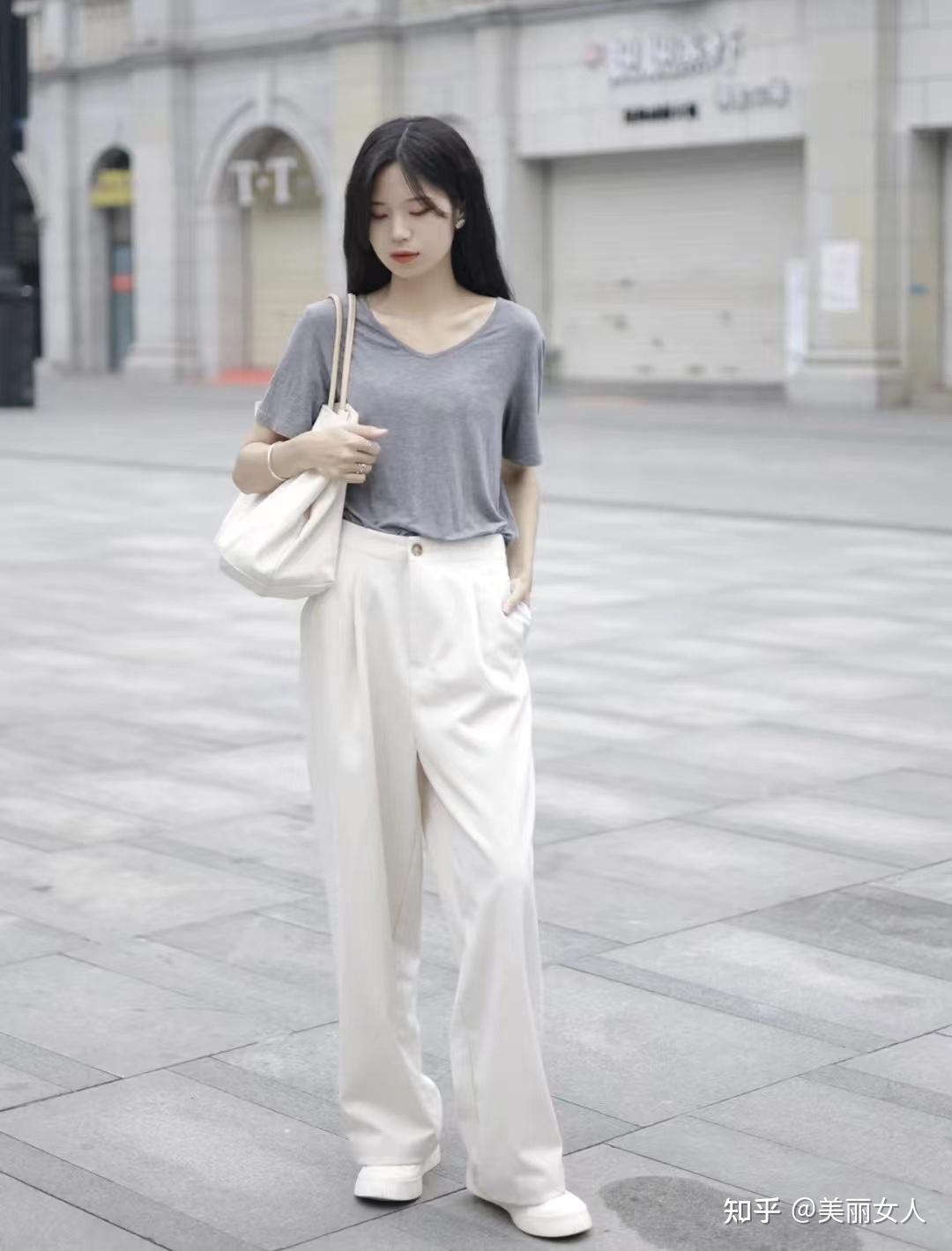 白色阔腿裤怎么搭配衣服和鞋子好看