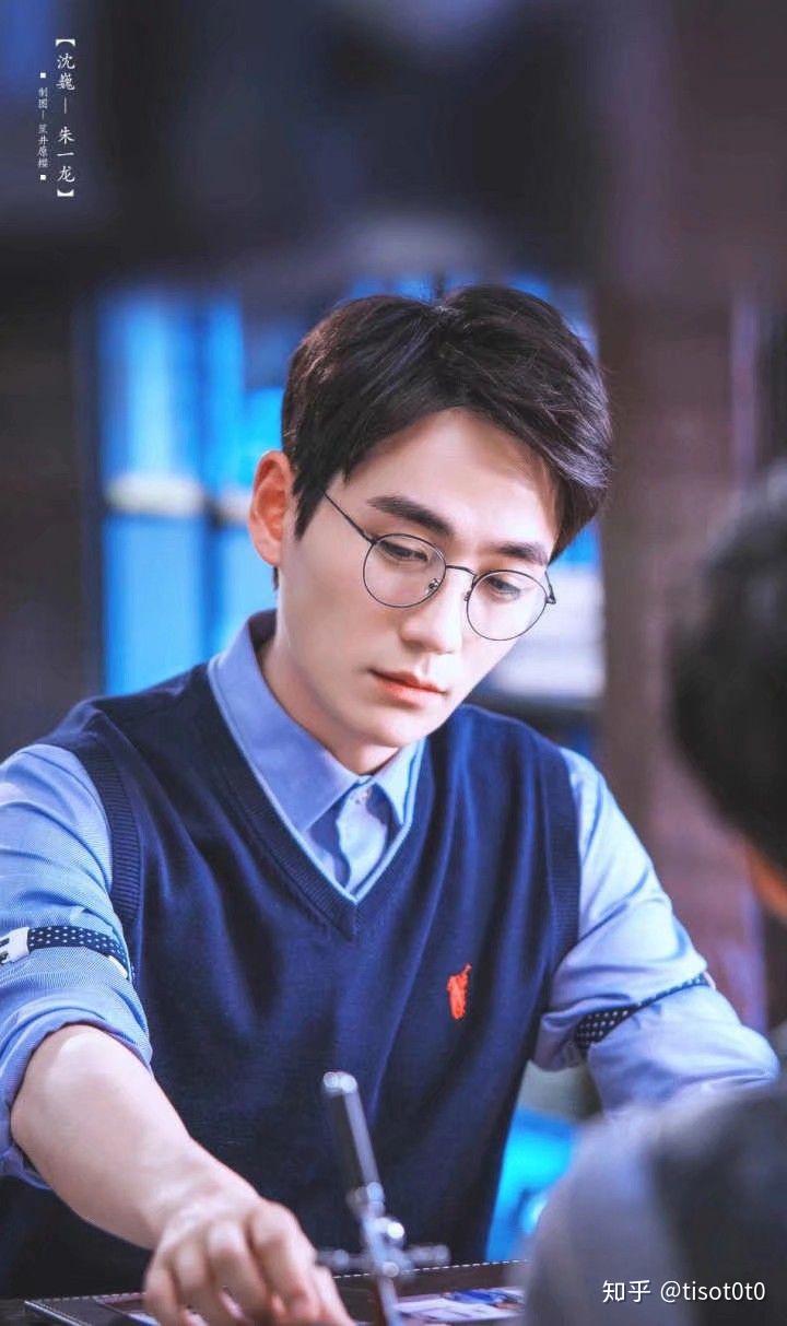 耐看型帅哥和惊艳型帅哥哪个更讨喜?