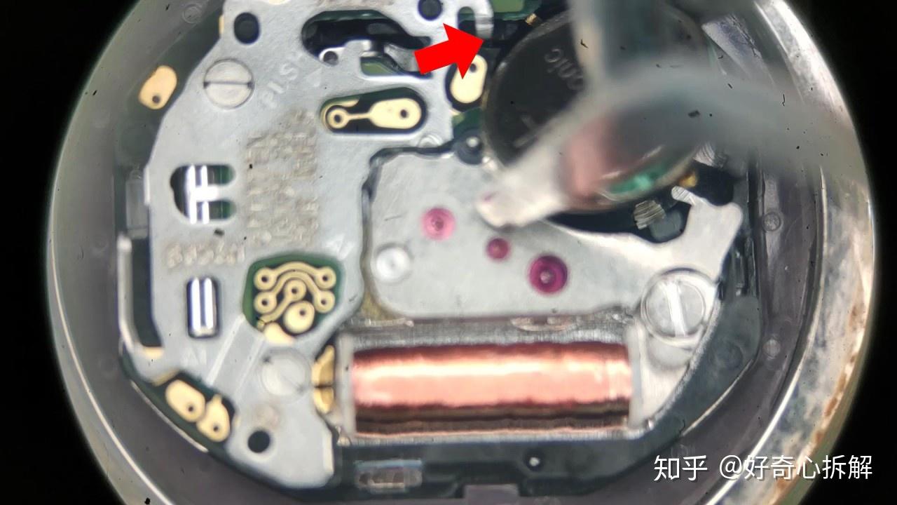 手把手教你换西铁城光动能电池一个超长待机的充电石英表