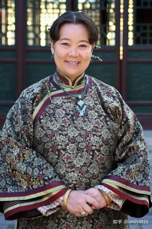 《凤穿牡丹》剧照