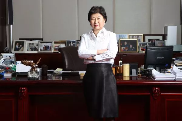 张茵：女首富的过山车人生 - 知乎