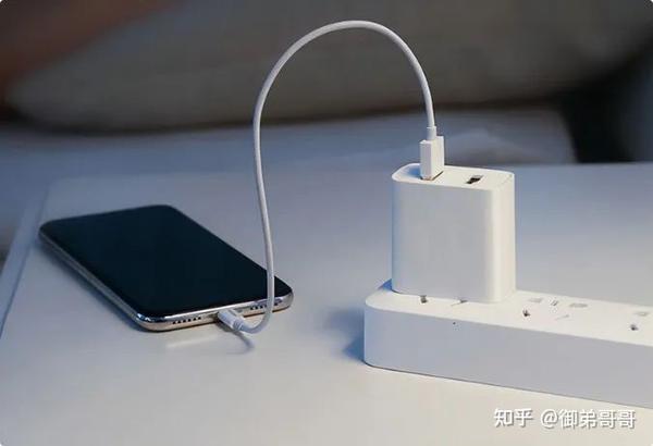 揭秘:手机一整晚充电不安全,隐患大,这是真的吗? - 知乎