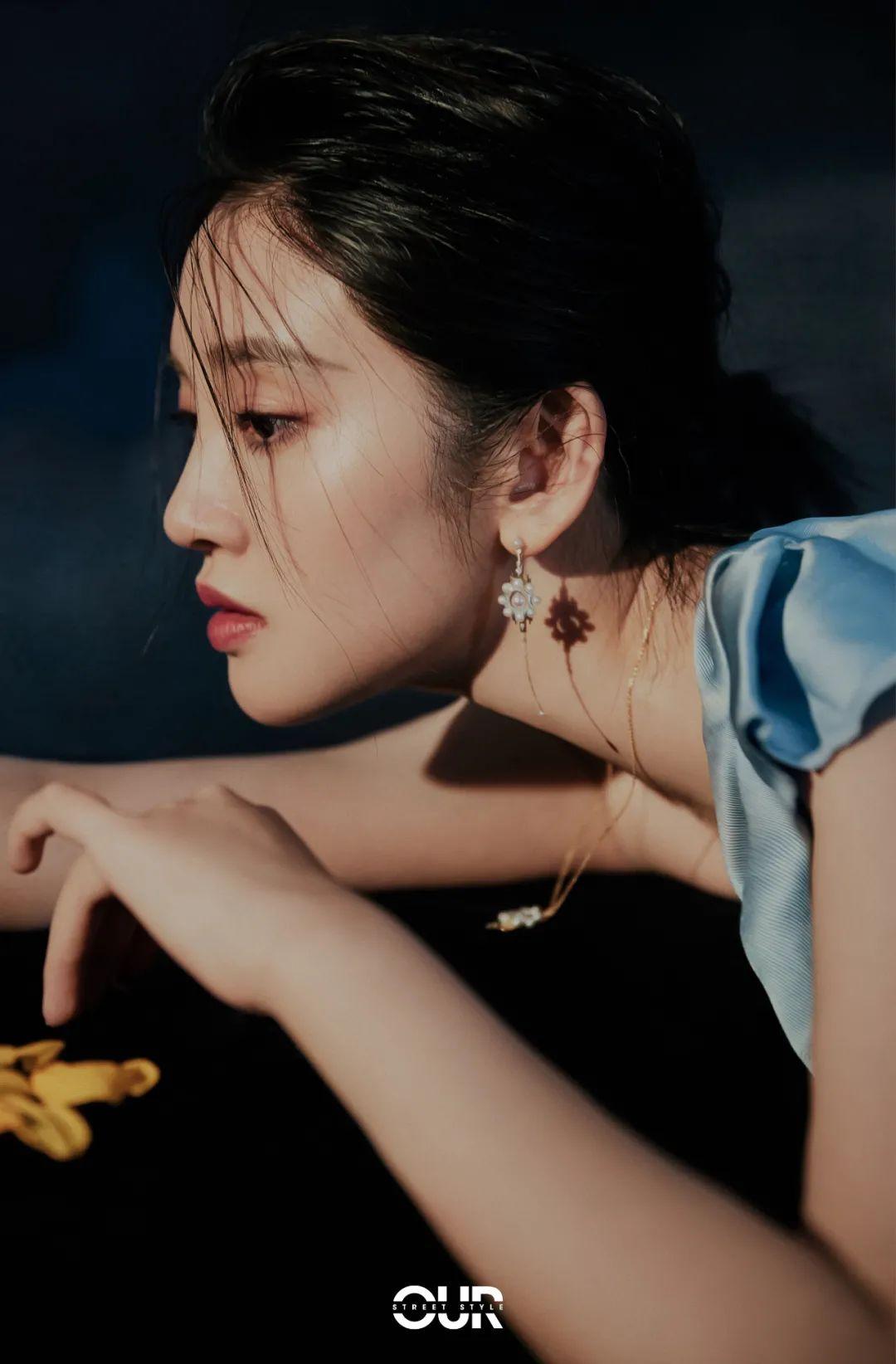 唐艺昕玩转秋日迷幻光影,袁冰妍 李晖带我们迎秋别夏!