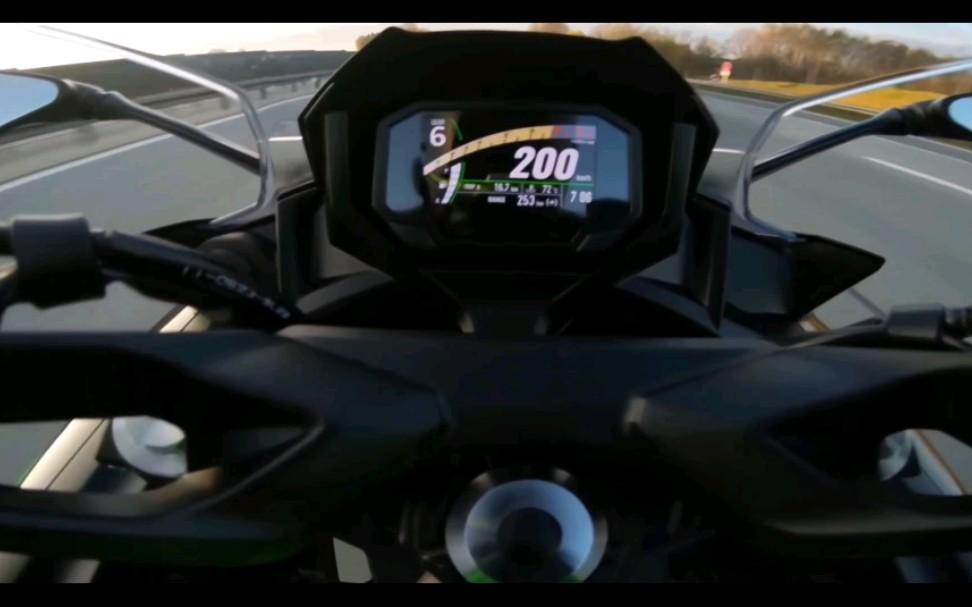 铃木gsx-250r极速测试141,硬拉上去的极速声浪跟平常差不多