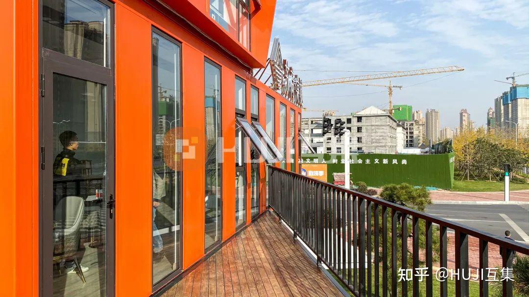 上海互集与苏荷集团通力合作，204m²三层活力轻奢风集装箱展现年轻售楼部的新样貌 - 知乎