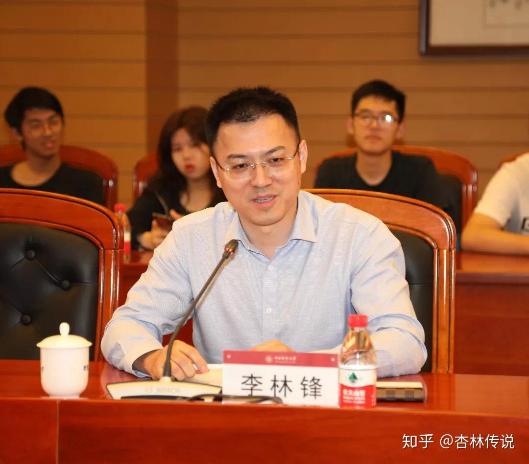 一品红副总经理殷波首先感谢中国药科大学为医药行业和一品红输送了大