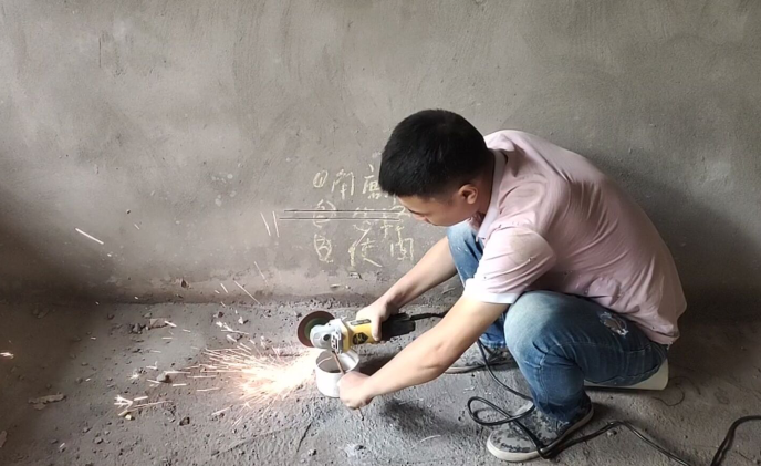 跟师傅学了一段时间水电工技术现在快坚持不下去了怎么办