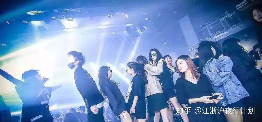 那个被满分的天菜,一定会被当菜一样引荐给下一位兄弟 - 知乎