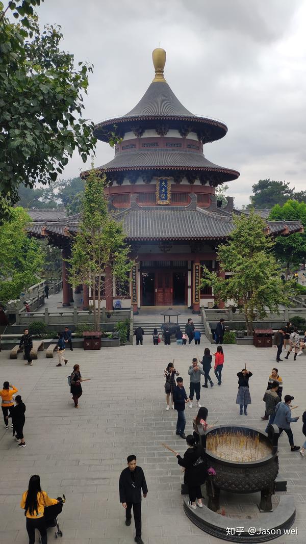 2019南宁青秀山观音寺拜佛