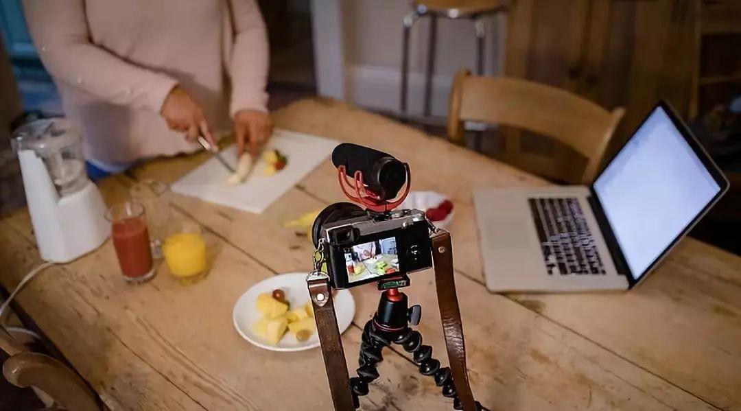 我在vlog中翻身 - 知乎