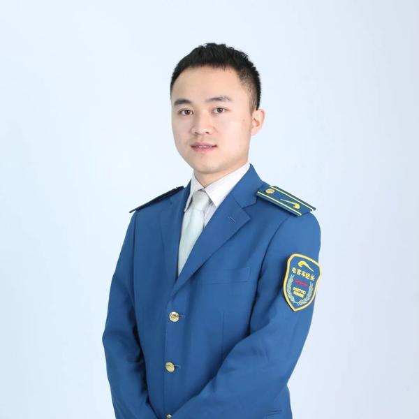 喜报!卿前磊,魏巳洪荣获"最美公交司机"