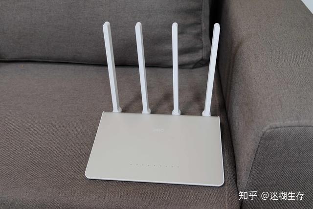 荣耀路由2s对比360安全路由2创新与传统哪个信号更好