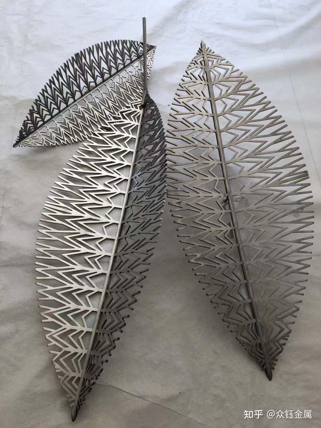 不锈钢枫叶雕塑激光镂空叶子