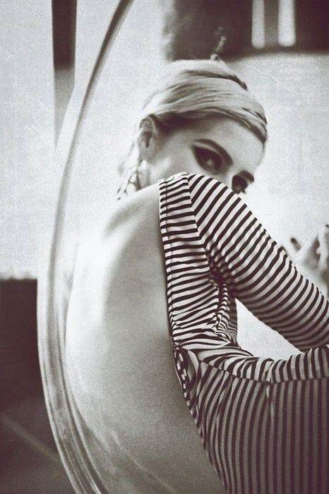 edie sedgwick 她完美的诠释了"成为不朽,然后迅速死去.