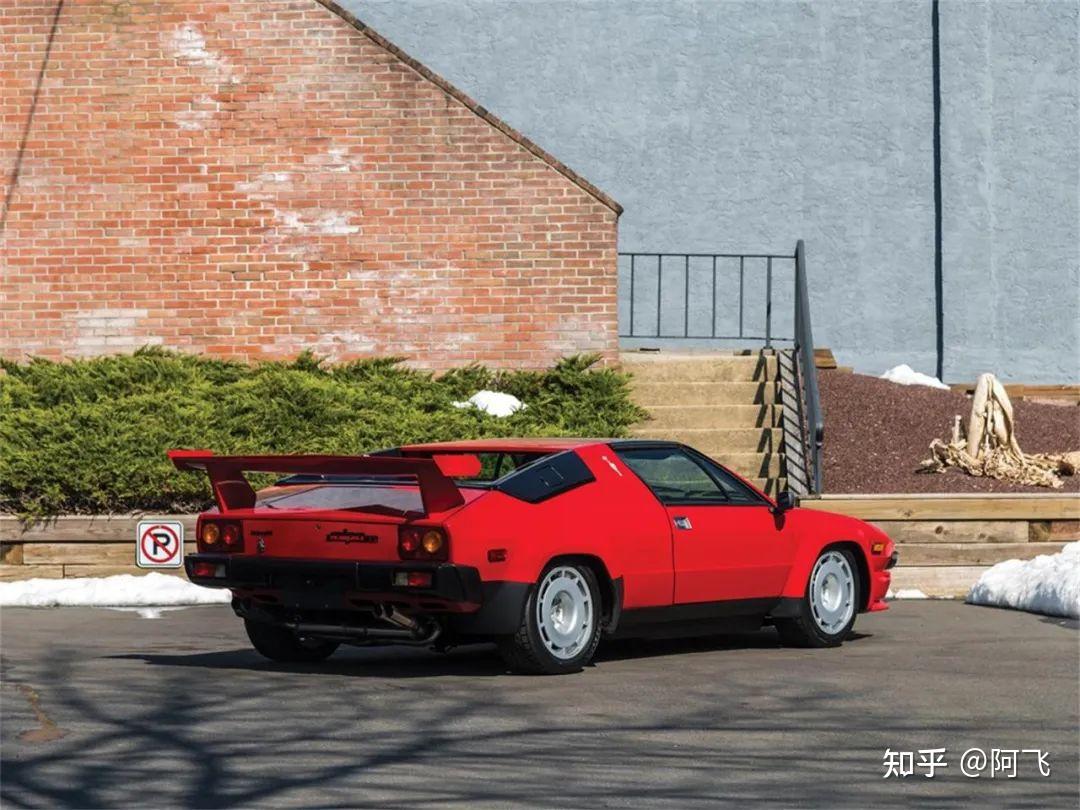 该车型基于刚刚介绍的silhouette打造,与兰博基尼的其它产品相比,作为