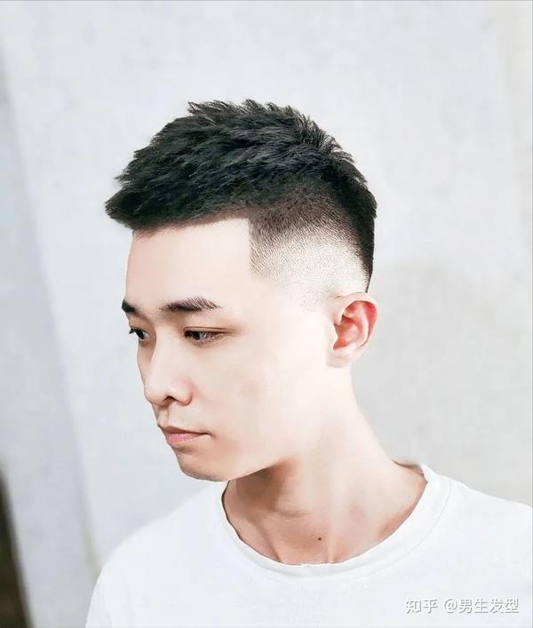 男生除了剪“寸头”发型，还可以留这3款短发，很干净帅气 - 知乎