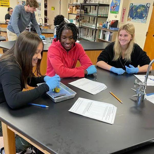 美国高中课堂与国内高中有什么不一样?