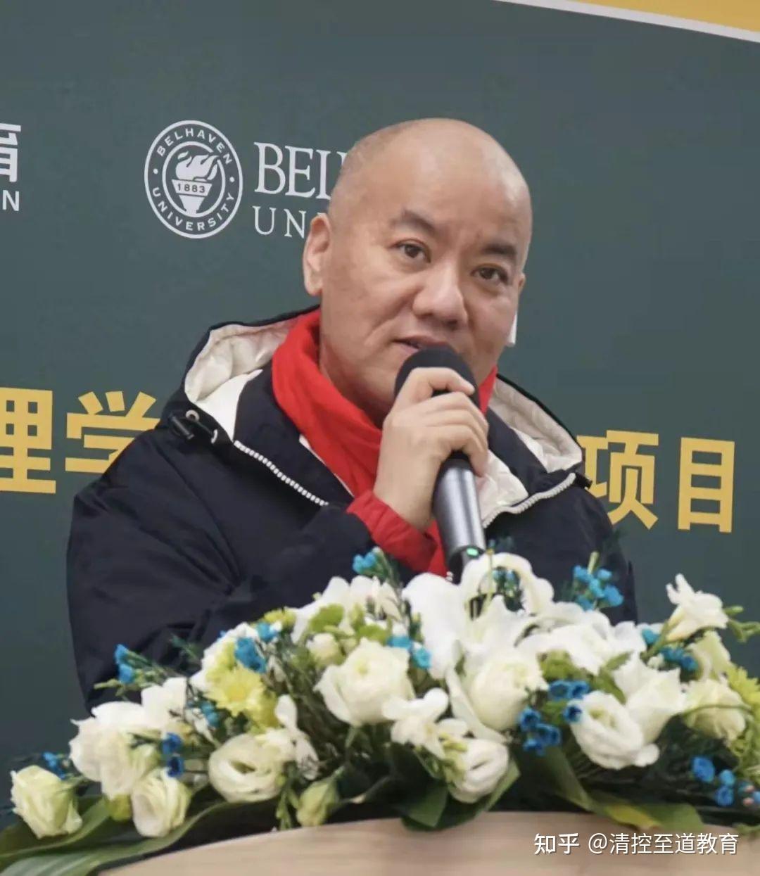 新生代表发言环节,麟玺创投创始人陈雪涛结合自己的人生经历,从认知