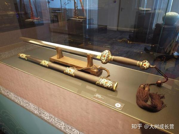 4 天前 · 来自专栏 教育热点 千古文人侠客梦,肯将碧血写丹青
