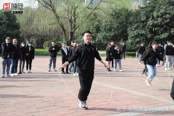 冬季转会窗动态更新多家俱乐部抢人