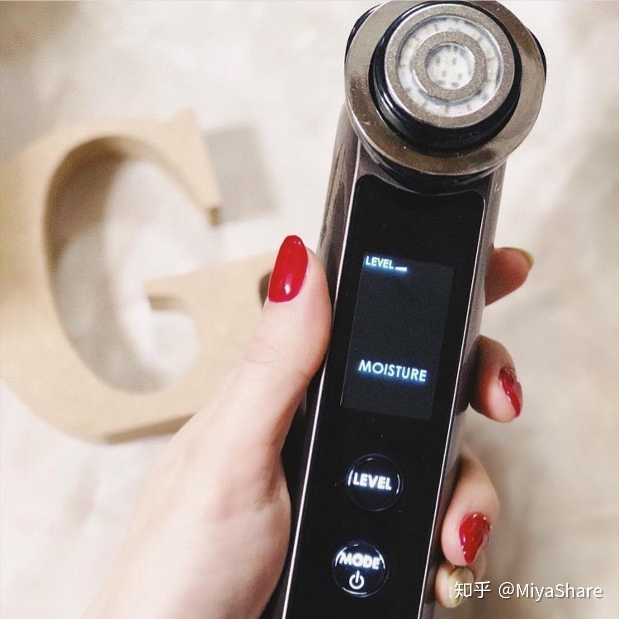 怎么使用美容仪 v2-fa761776f8fbb37c6a4c64e5e214be93_r.jpg